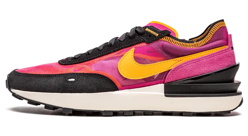 Nike Waffle One Rood – “Fuchsia / Black / Coconut Milk / University Gold” (DA7995-600)