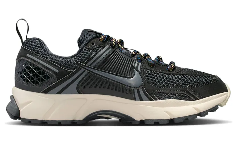 nike-vomero IB5853-001