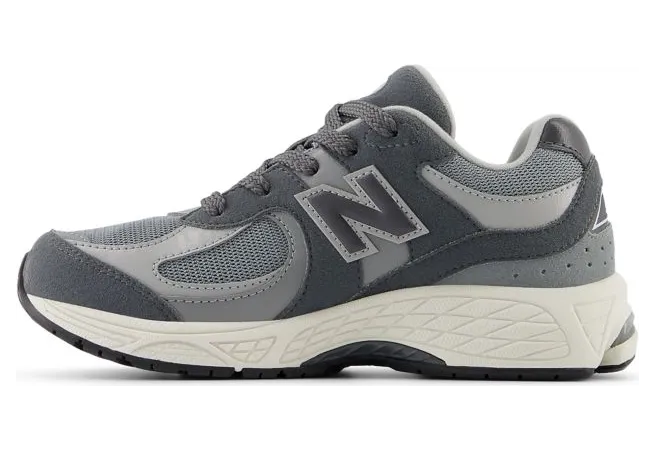 new-balance-sneaker PC2002-CF