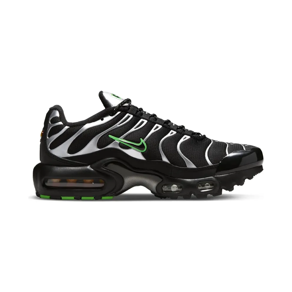 Nike Air Max Plus Older Kids’ Black (DR8002-001)