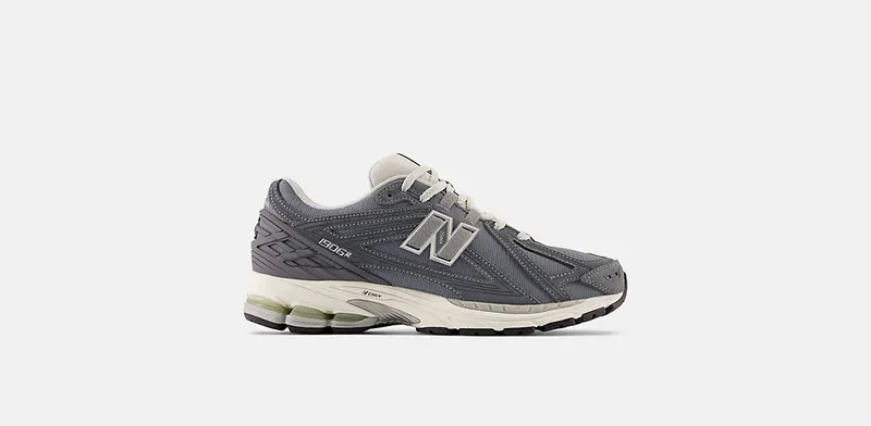 New Balance 1906R “TITANIUM” (M1906RV)