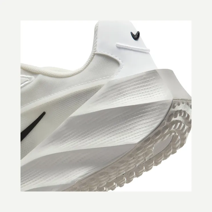 nike-aura-edge HQ7025-101