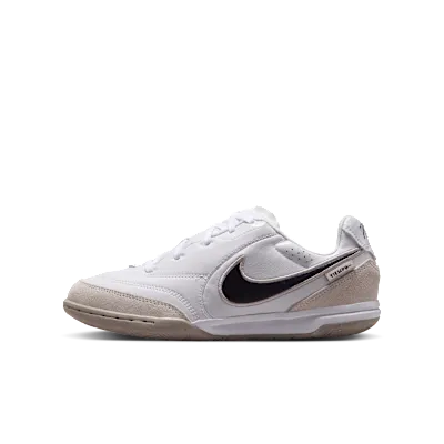 Nike Jr. Tiempo Streetgato ‘ Indoor/Court Low-Top “White/Moon Particle/Gridiron” (IB5039-101)