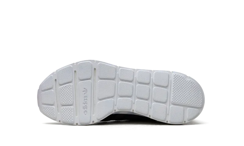 Adidas Swift Run GS “Core Black White” (CG6909)