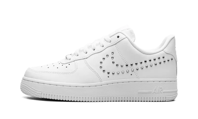 Nike AIR FORCE 1 LO “White / Metallic Silver” (FQ8887-100)