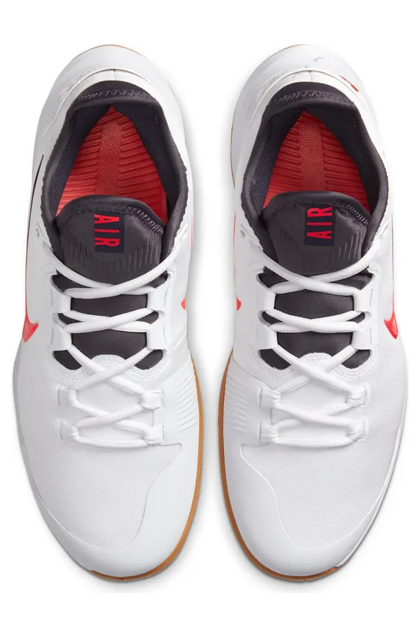 nikecourt AO7351-105