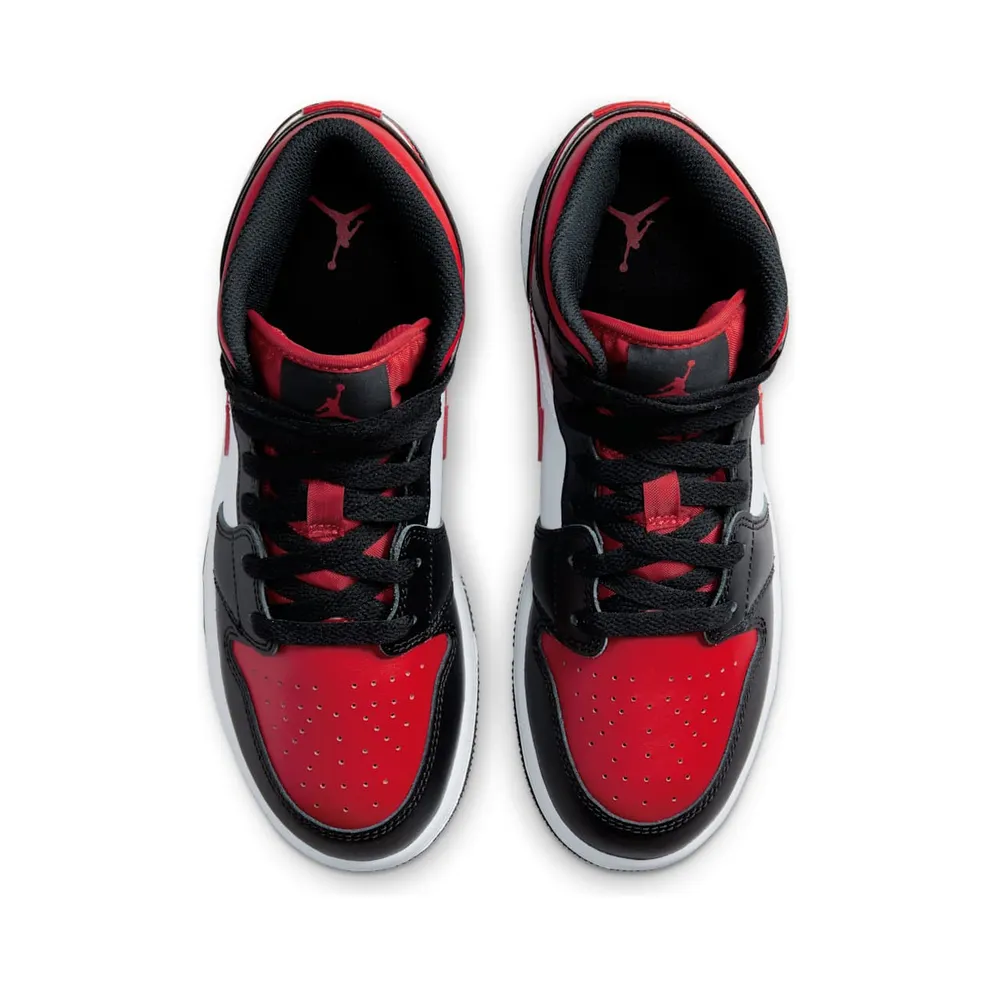 Jordan 1 Mid Older Kids’ Black (554725-079)