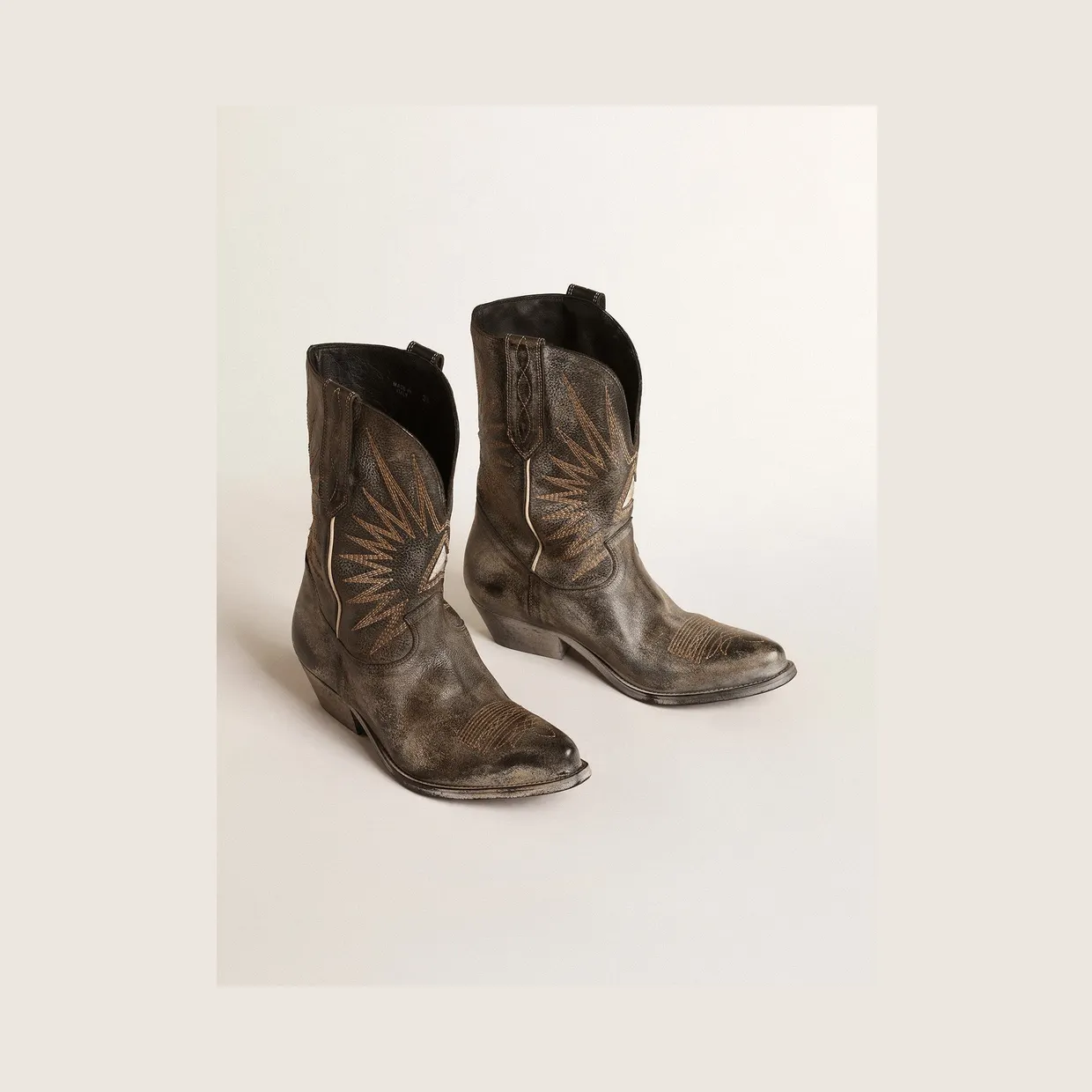 Golden Goose Women’S Low Wish Star Boots In Black Leather With Silver Star (GWF00136.F004885.90402) (2)