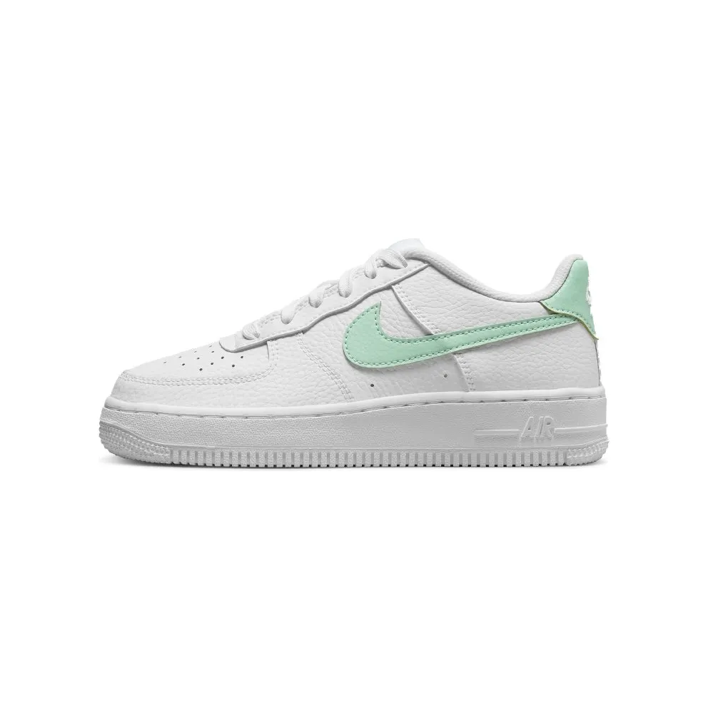 Nike Air Force 1 Older Kids’ White (CT3839-105)