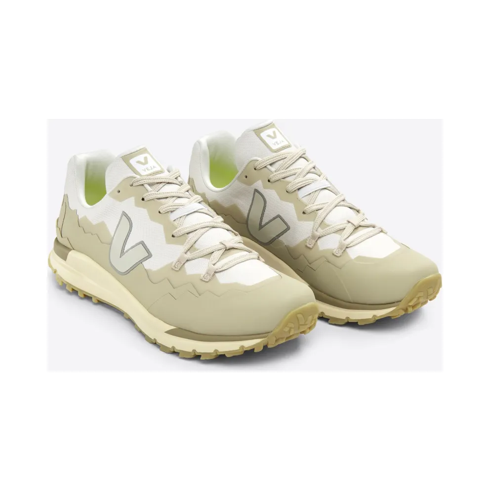Veja FITZ ROY TREK SHELL GRAVEL PIERRE ALMOND – “Beige” (FR2303371A)
