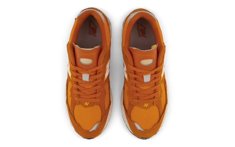 New Balance 2002R Protection Pack Vintage Orange (M2002RDE)