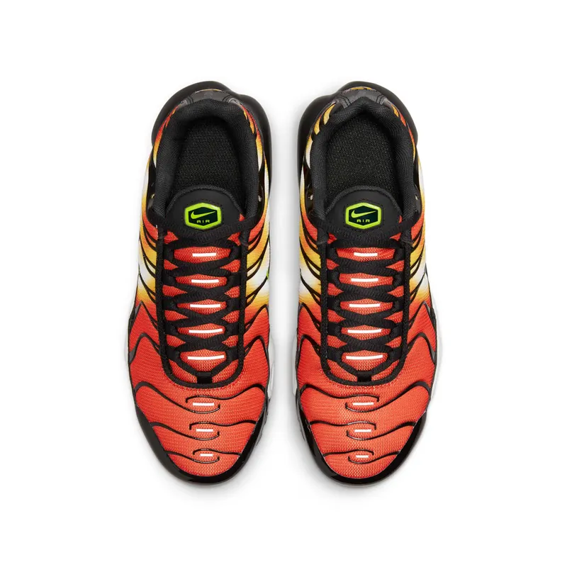 Nike Air Max Plus Older Kids’ Orange (DR8675-800)