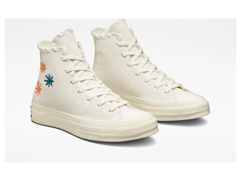 converse-chuck-taylor-all-star A04298C