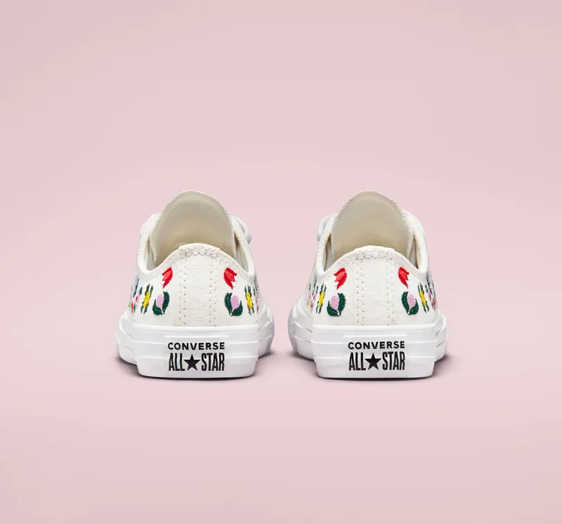 Converse Chuck Taylor All Star Floral Embroidery (A02211C)