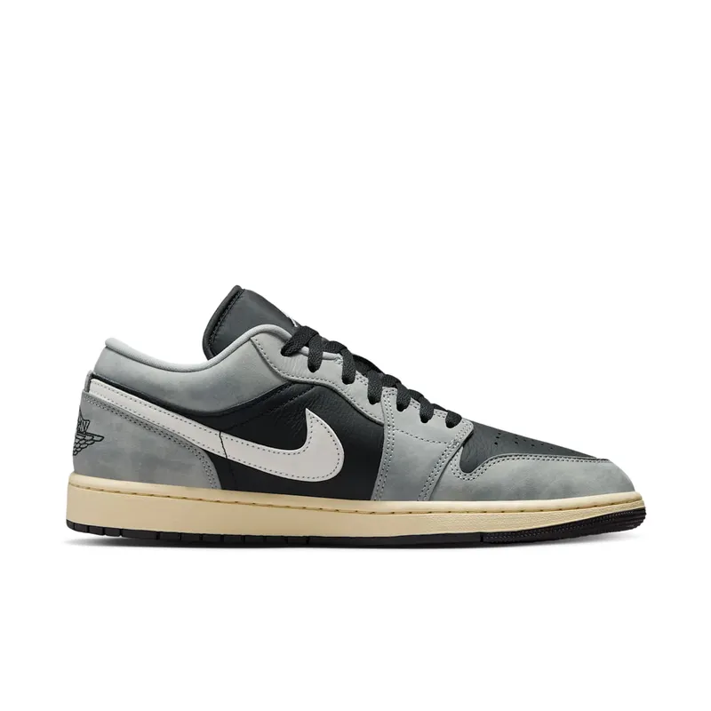Air Jordan 1 Low SE “Light Smoke Grey” (HQ2010-012)