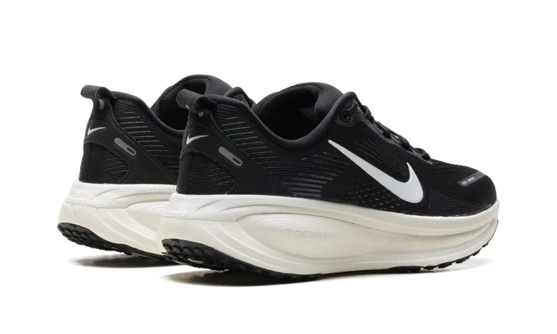 Nike Vomero 18 “Black Summit White” (HM6804-005)