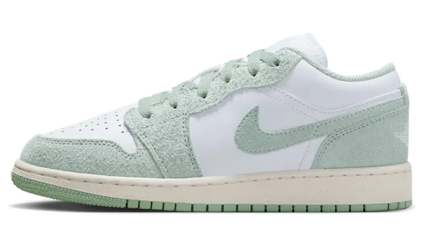 Air Jordan 1 Low FN9137-131