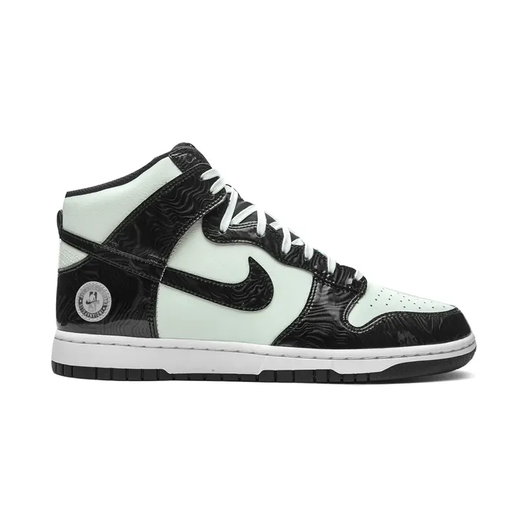 Nike Dunk SE high-top “Black” (DD1398)