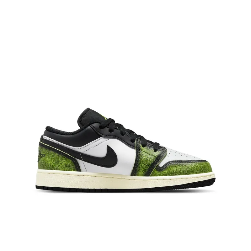Air Jordan 1 Low SE Older Kids’ Black (DO8244-003)