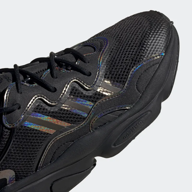 Adidas Ozweego ‘Black Iridescent’ Core Black/Core Black/Cloud White (FV9653)