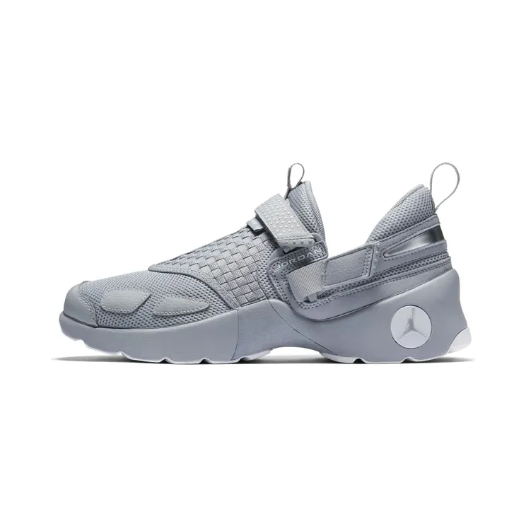 Jordan Trunner LX “Wolf Grey / White” (897992-003)
