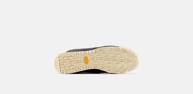 New Balance Rainier Black Macadamia Nut (URAINAL)