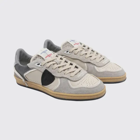 Philippe Model Pgal Suede Calfskin Low-Top Sneakers with Perforated Toe Grey (PGLUVXE3)