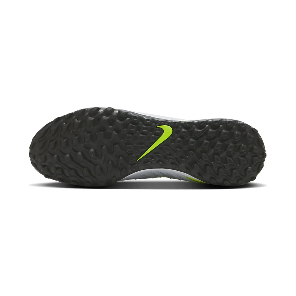 Nike Phantom Luna 2 Academy TF “Metallic Silver / Volt / Black” (FJ2566-003)