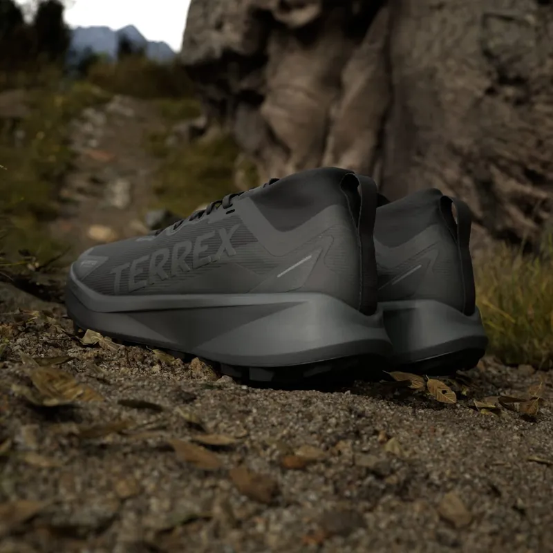 adidas Terrex Agravic GTX Trail Running Core Black Core Black Grey Six (JR5240)