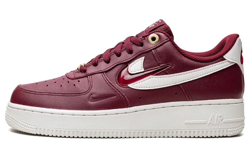 Nike Air Force 1 ’07 Premiumen Rood (DZ5616-600)
