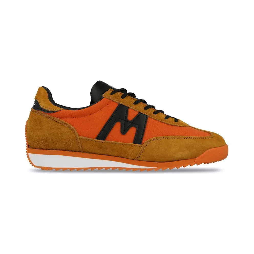 Karhu Mestari – “Jaffa Orange Black” (F805001)