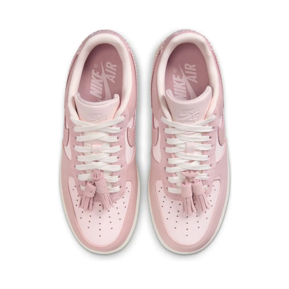 Nike Air Force 1 ’07 (pink oxford / sail) – IB4654-661