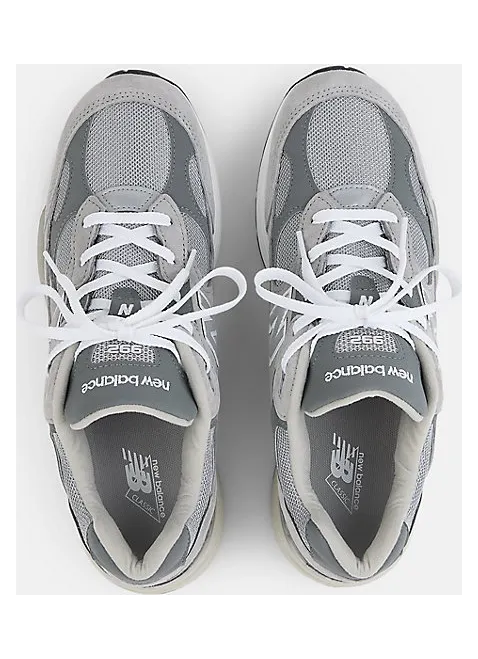 New Balance 992 “Grey Silver Metallic”: Made in USA-reus met glans (2)