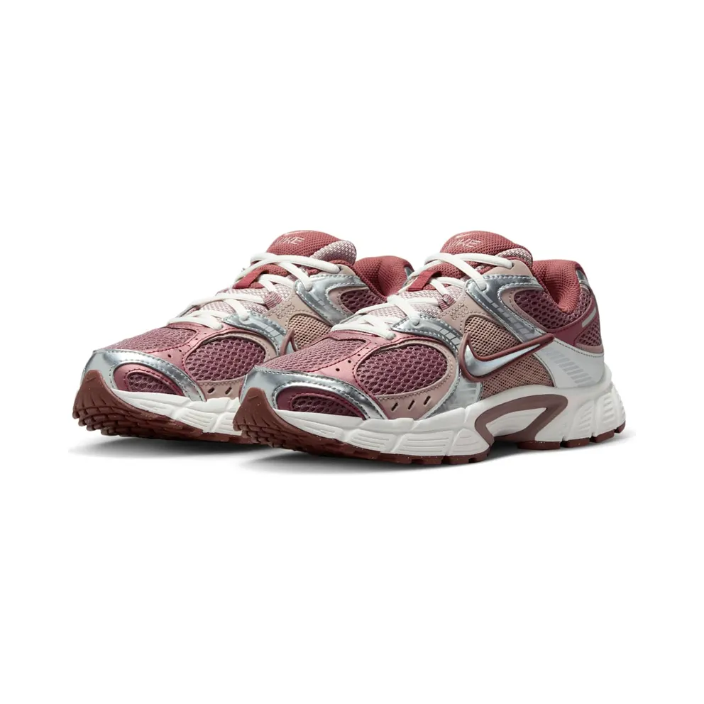 Nike V5 RNR “Smokey Mauve / Red Sepia / Malt / Metallic Silver” (HQ7901-200)