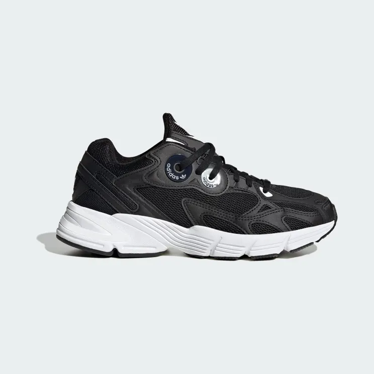 adidas Astir Core Black / Core Black / Cloud White (IE9886)