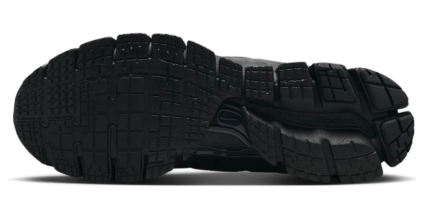 Nike Zoom Skylon 11 “Triple Black” (IU1869-002): de veiligste versie van een terugkeer (2)