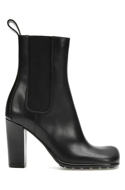 Bottega Veneta Storm Moulded Toe Leather Chelsea Boot Black (677271V1AY01000)