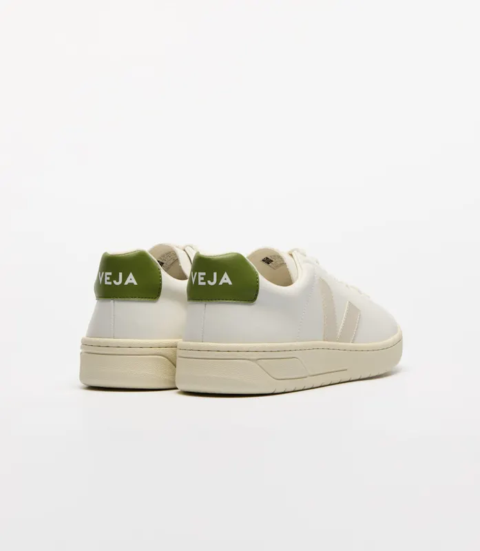 veja-sneaker UC0703878A