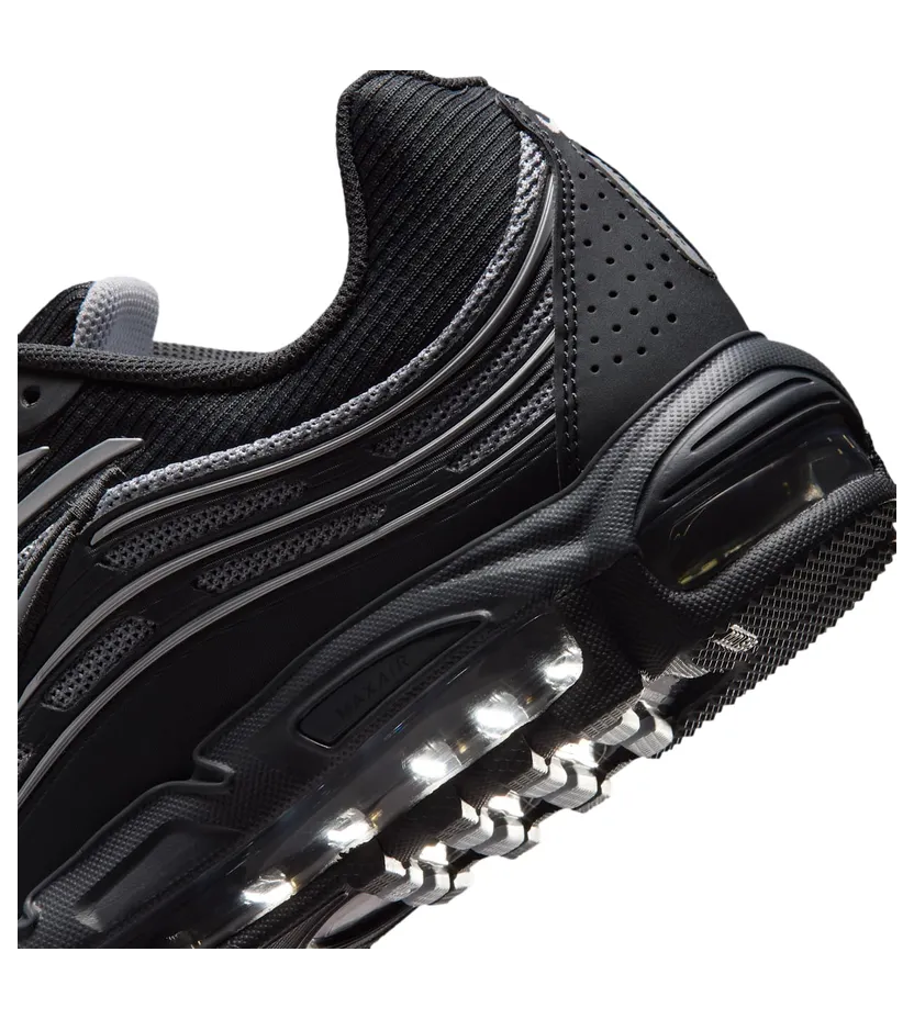 nike-air-max IO3037-002