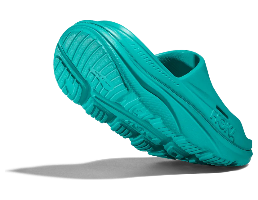 hoka-one-one-ora-recovery 1135061-CCMC