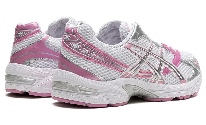 ASICS Gel-1130 in wit, zilver en roze: waarom het zilver hier het echte werk doet (2)