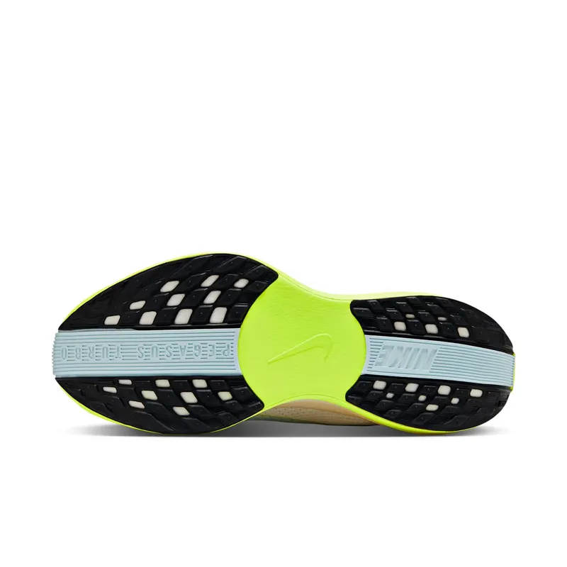 Nike Pegasus Plus “Sail / Pale Ivory / Volt Black” (HQ3451-101)