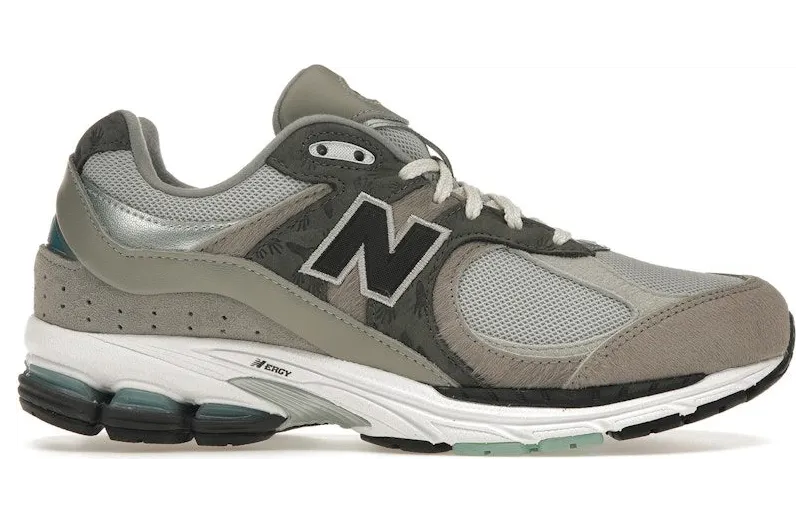 New Balance 2002R M2002RAT