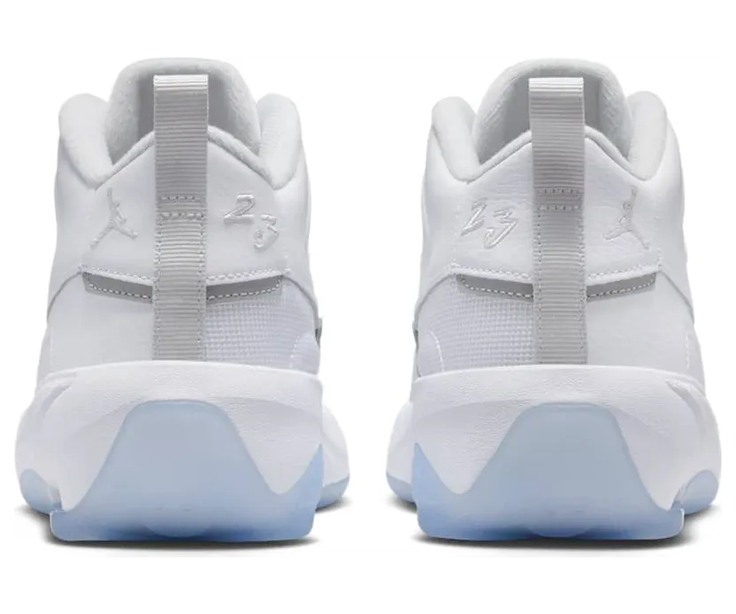 air-jordan-max-aura HQ2089-105