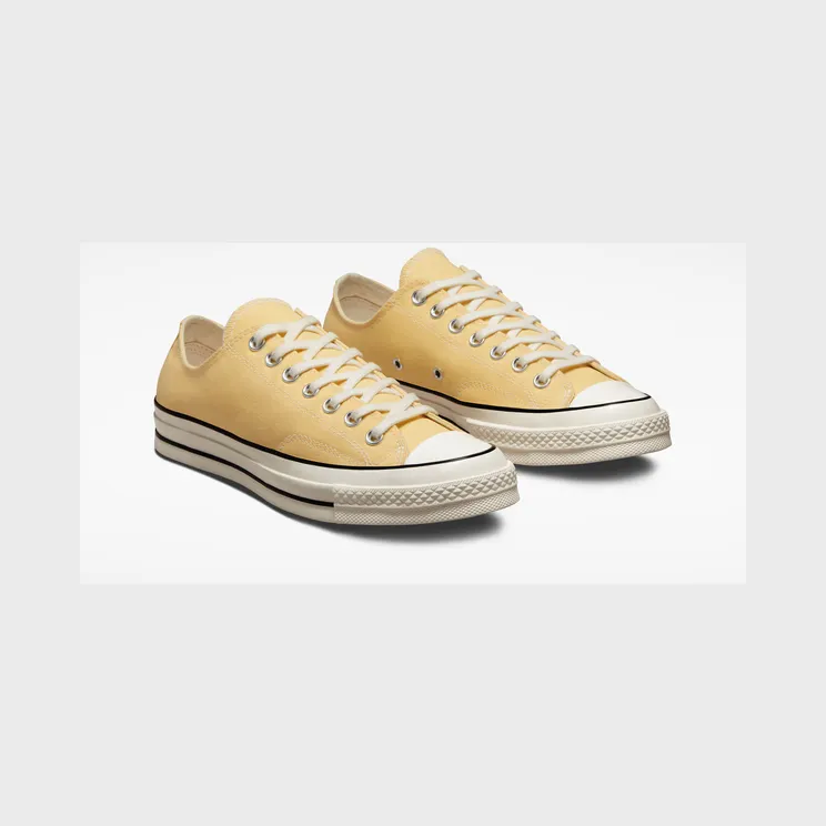 converse-chuck-taylor-all-star A02770C