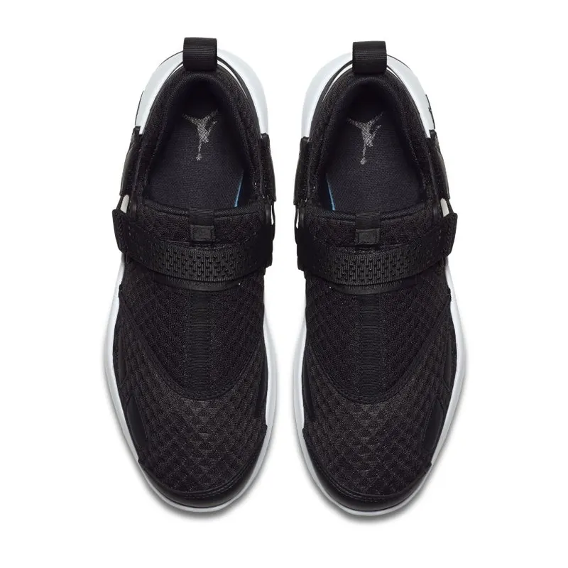 Jordan Trunner LX Black White Sole Black/Black-White (897992-011)