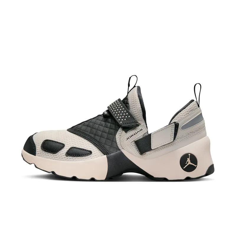 Jordan Trunner LX “Light Orewood Brown” (HQ2164-102)