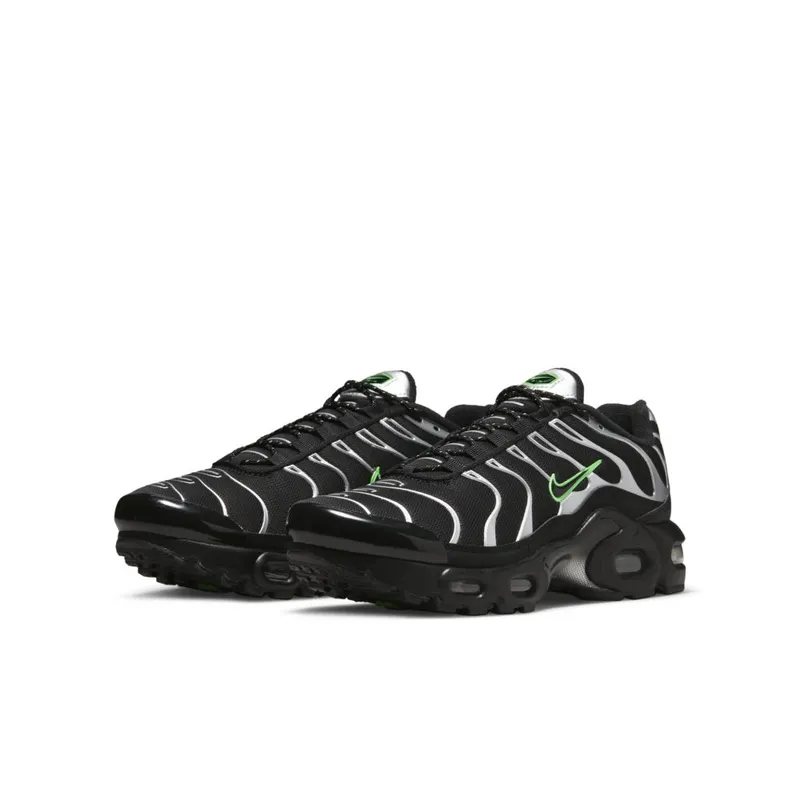 Nike Air Max Plus Older Kids’ Black (DR8002-001)