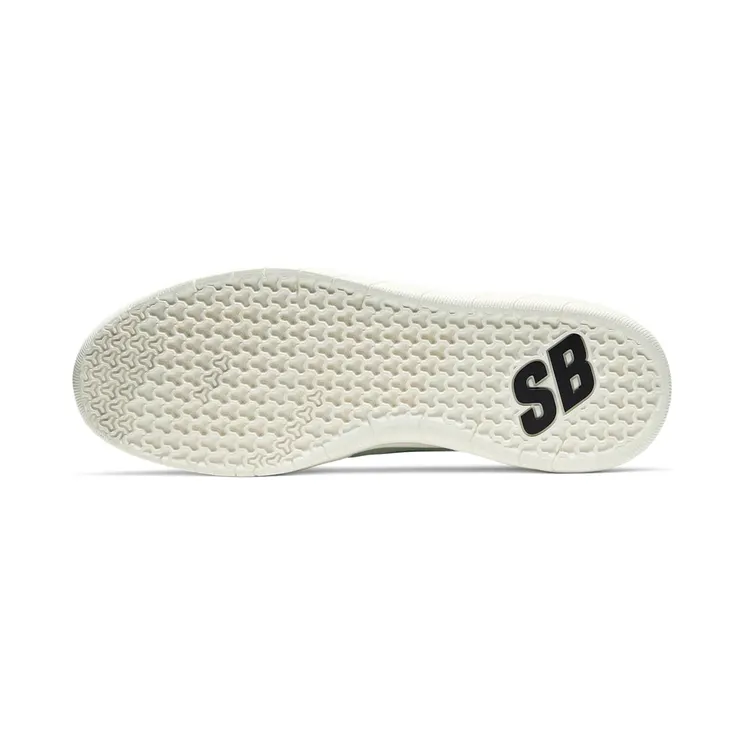 nike-free AA4272-300
