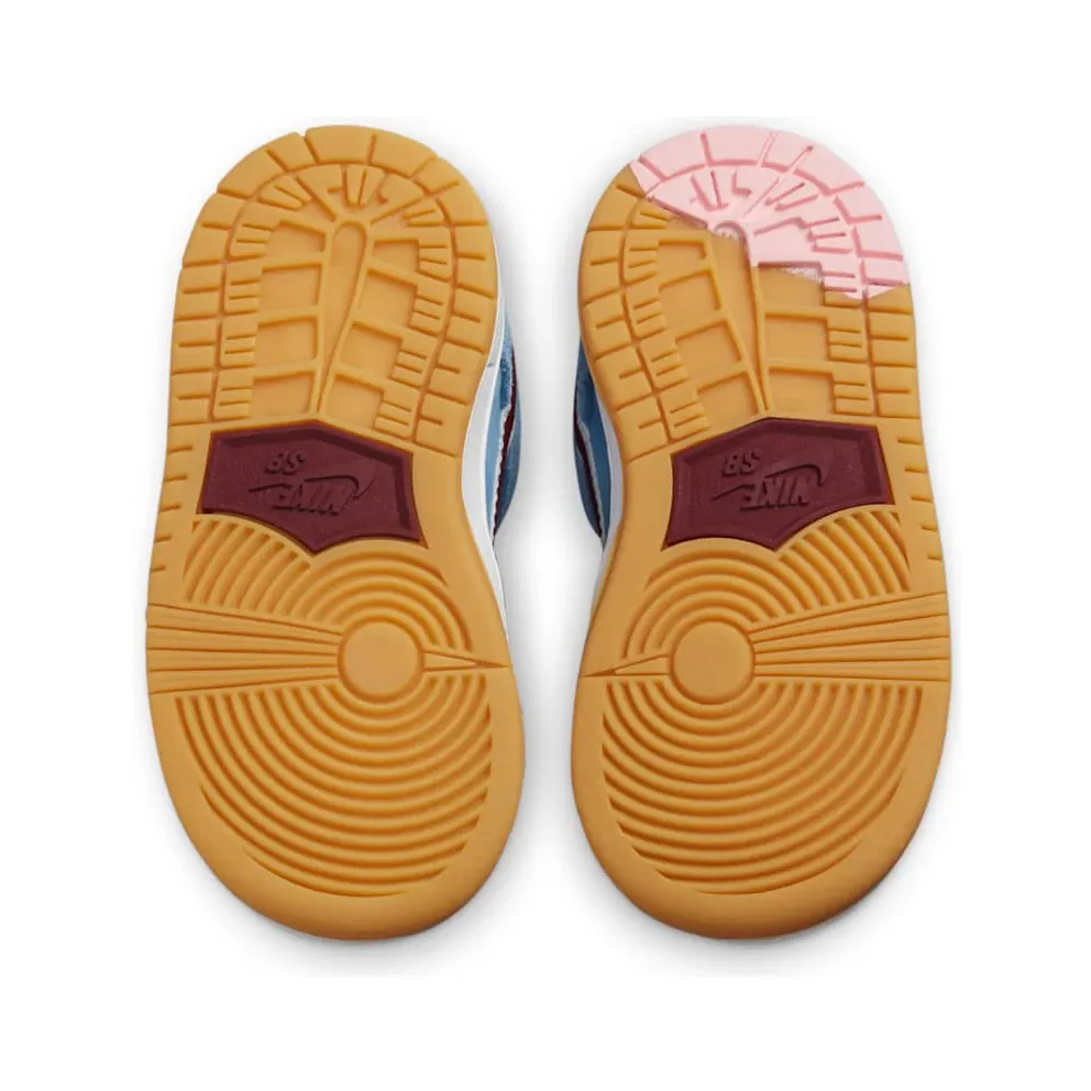 Nike SB Dunk Low Philadelphia Phillies (DN3673-400)